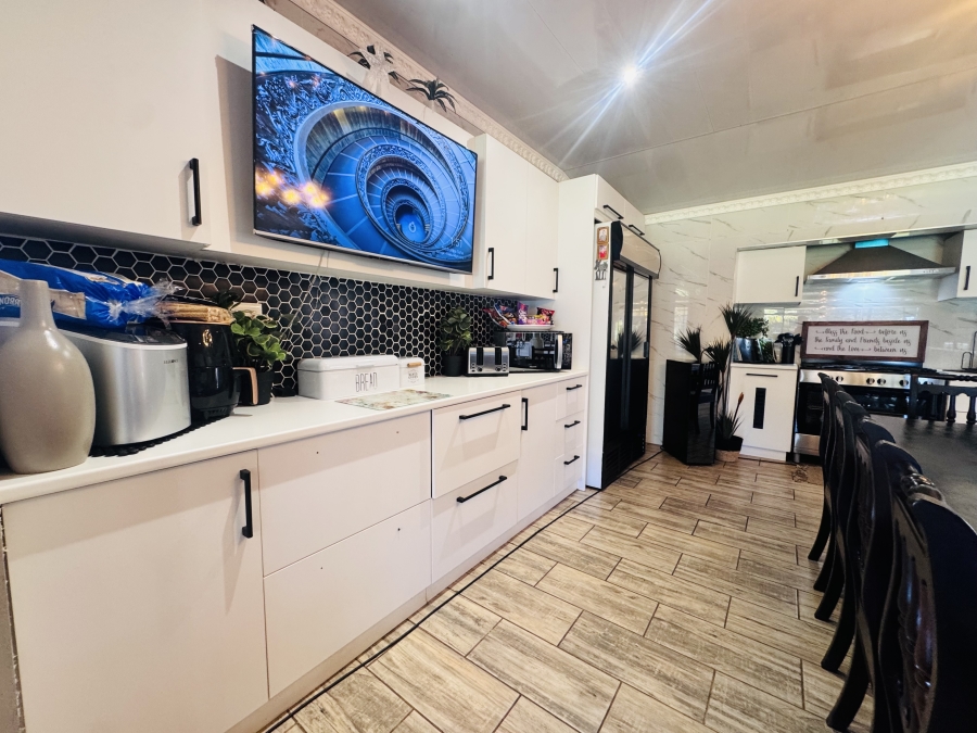 13 Bedroom Property for Sale in Wilkoppies North West